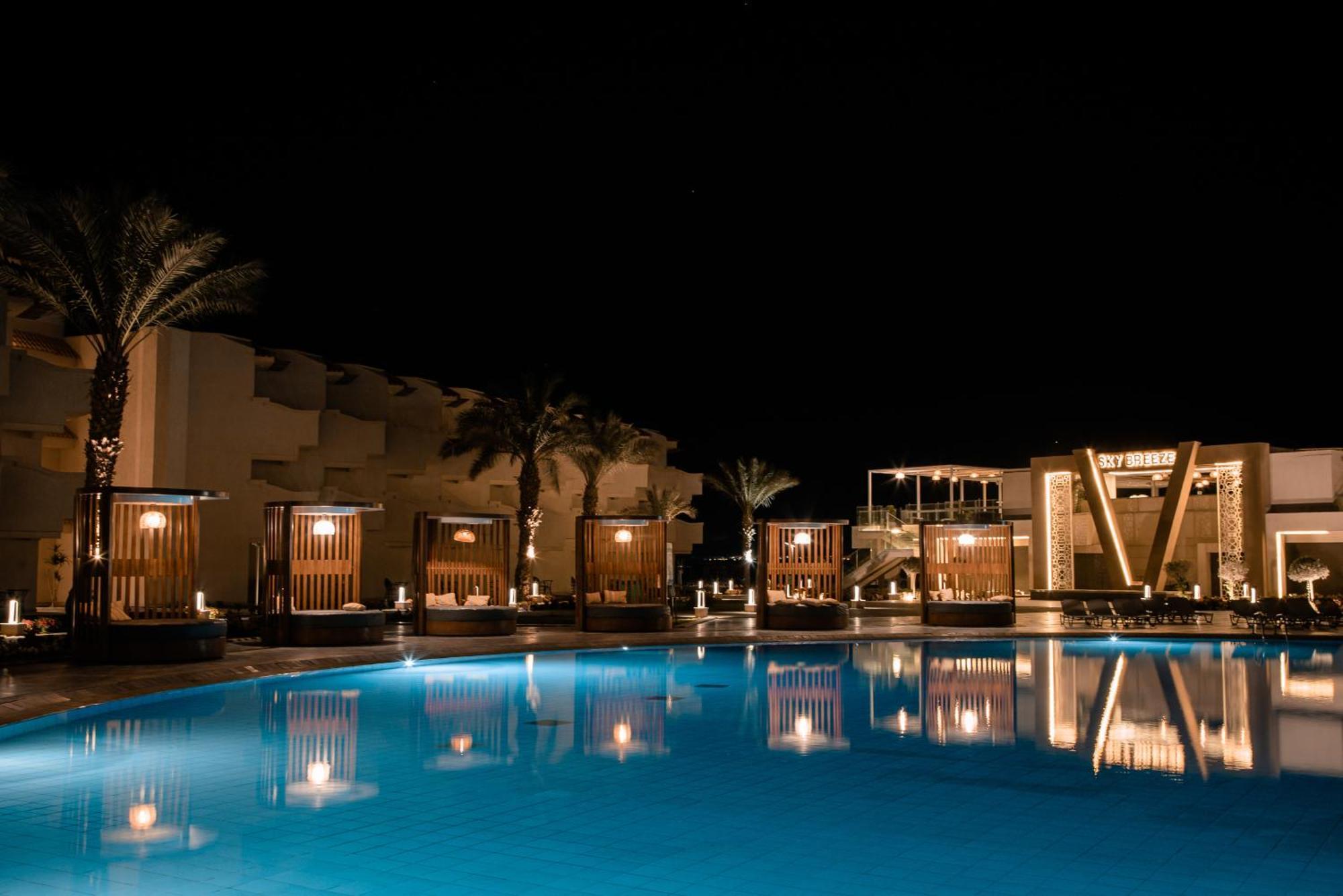The V Luxury Resort Sahl Hasheesh Hurghada Luaran gambar The swimming pool at the resort