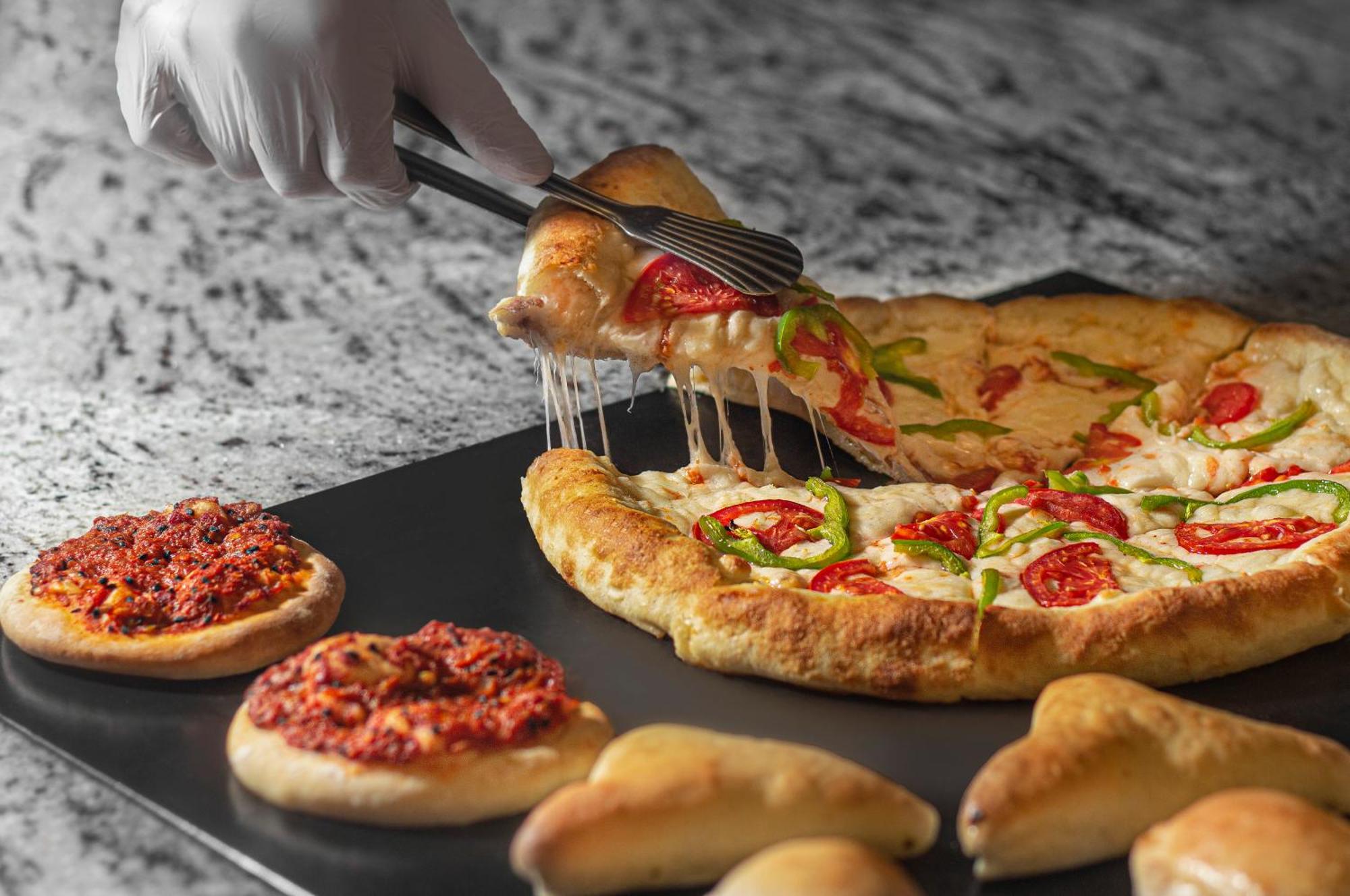 The V Luxury Resort Sahl Hasheesh Hurghada Luaran gambar Pizza