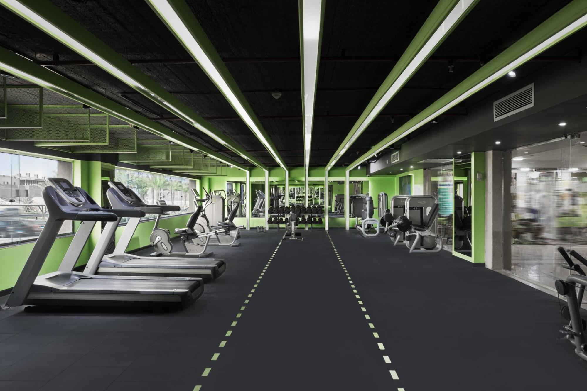The V Luxury Resort Sahl Hasheesh Hurghada Luaran gambar The gym at the headquarters of the company