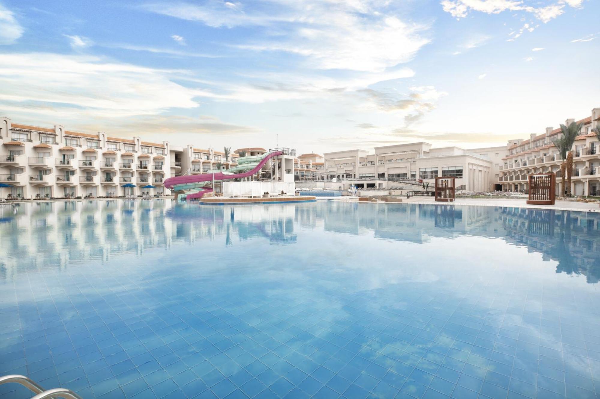 The V Luxury Resort Sahl Hasheesh Hurghada Luaran gambar The resort's main pool